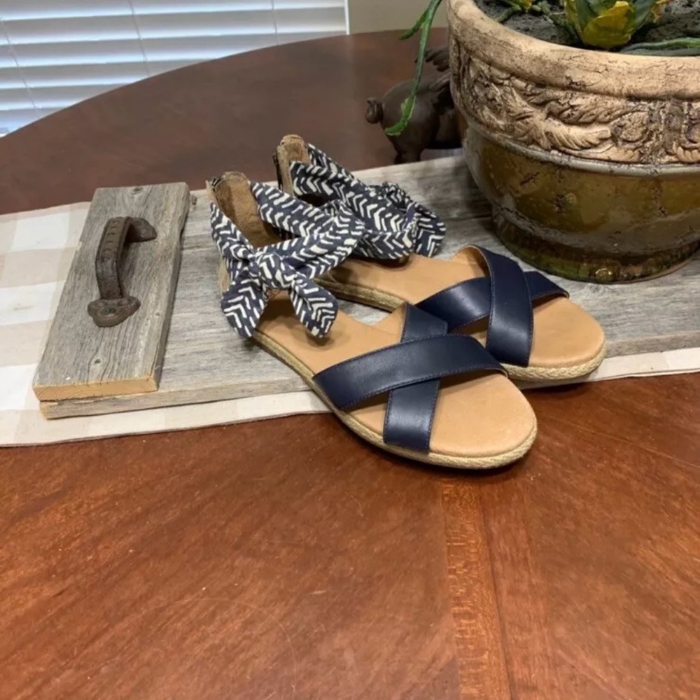UGG Navy Leather Cross-Strap Sandals with Navy & White Chevron Ankle Ties